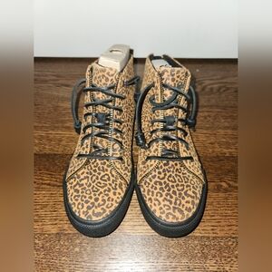 Sperry Hightop Sneaker Tan-Size 5.5